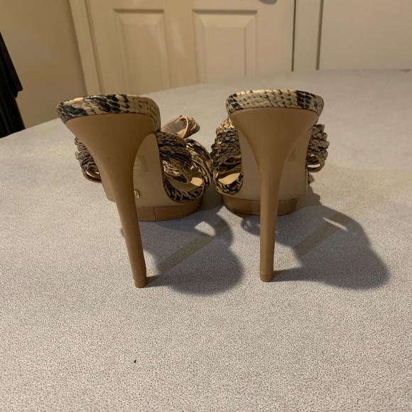 NWOB Victoria’s Secret Tan/Black Snakeprint Platform High Sandals sz 8.5 B - Picture 6 of 7
